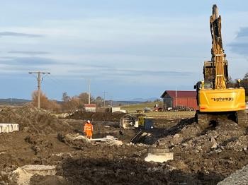 Bagger auf Baustelle